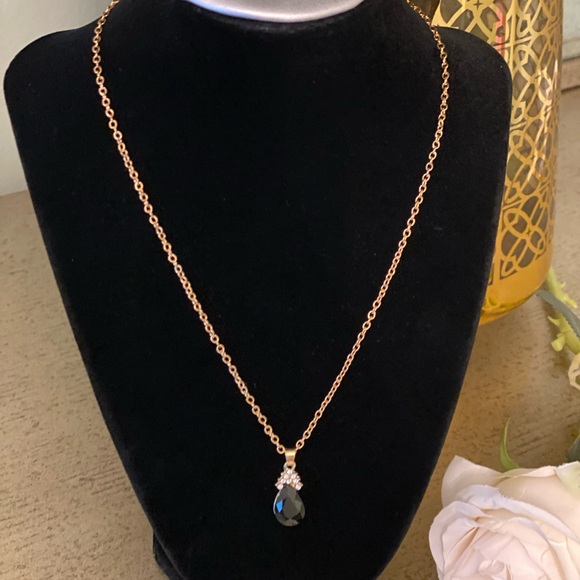 Beautiful black gem stone necklace - Picture 5 of 5